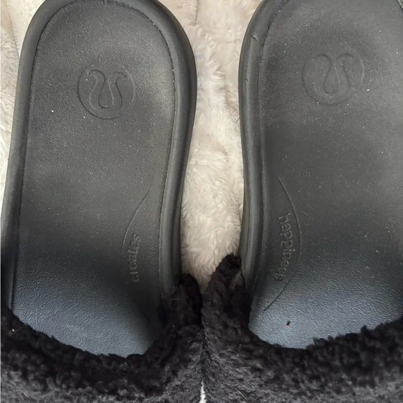 Lululemon Black Fleece Slides - Picture 4 of 6